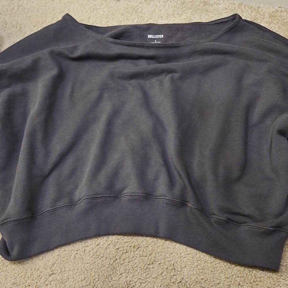 Hollister Easy Crew Charcoal Gray Pullover - Picture 3 of 3